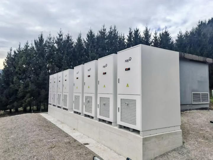 Standalone industrial battery energy storage systems for grid stability